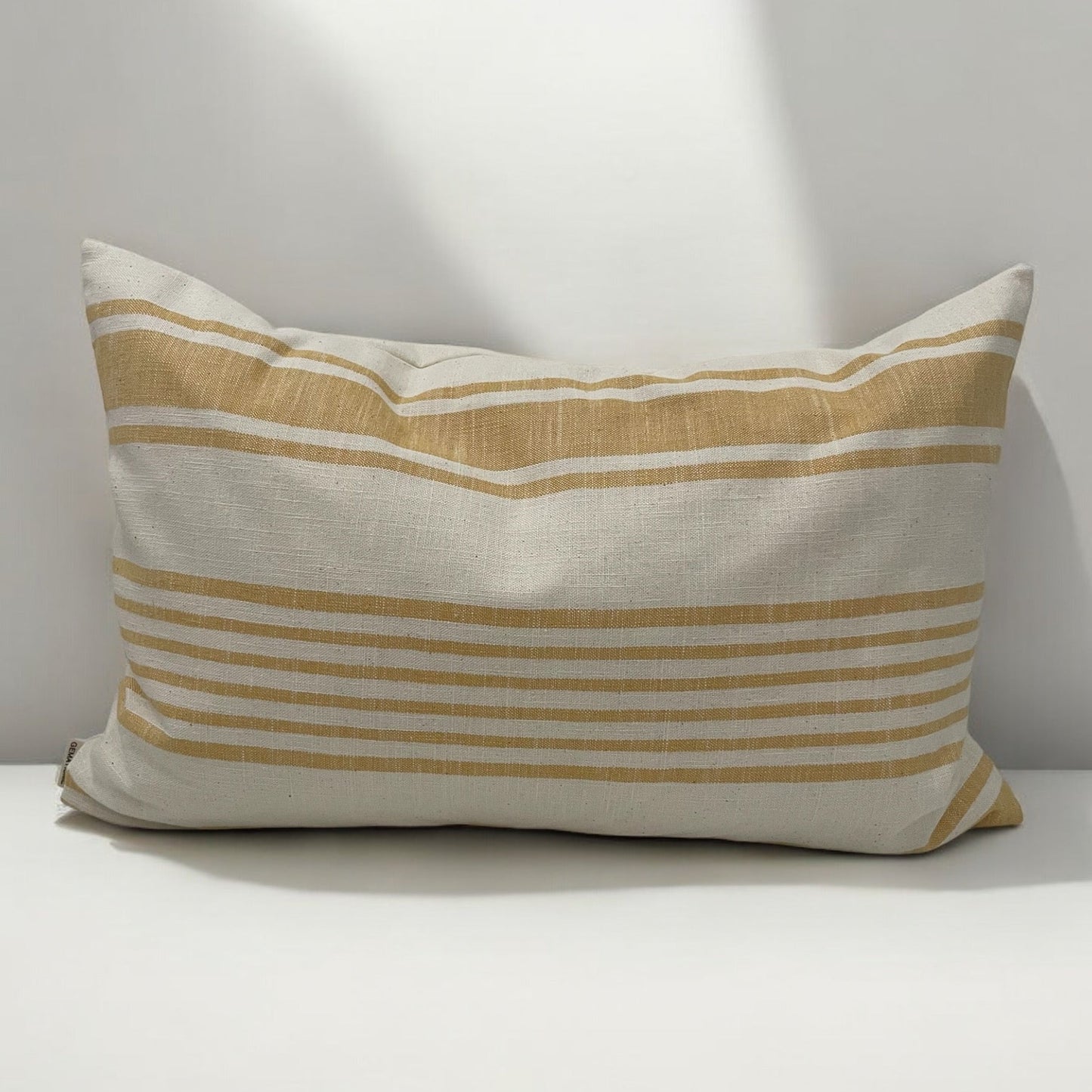 Jolie housse de coussin jaune