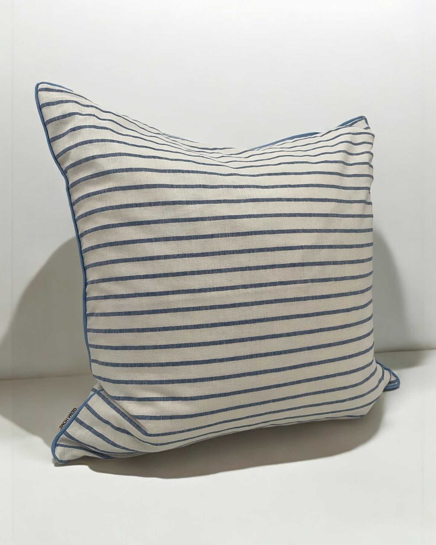 Funda de Cojín CAPRI 50x50 con ribete celeste