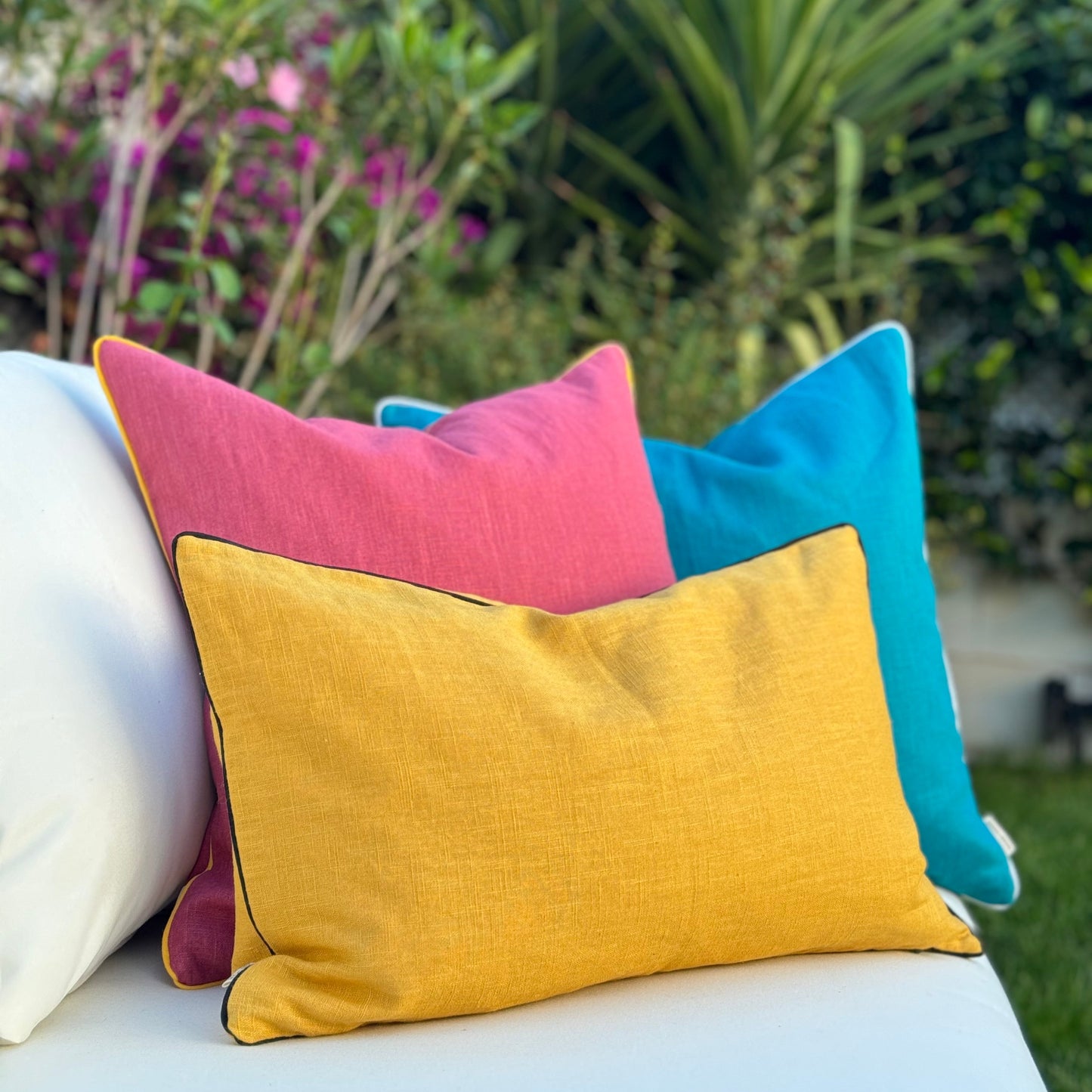 AMALFI Housse de coussin avec bordure noire