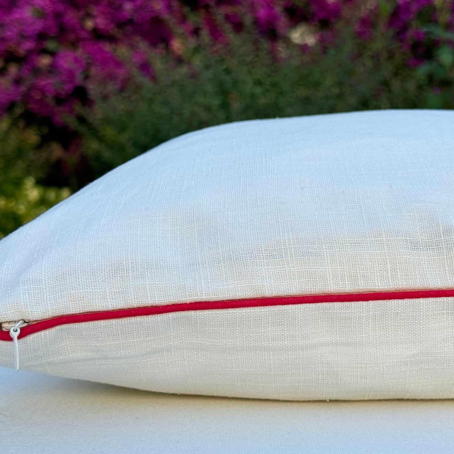 Funda de Cojín AMALFI con ribete rojo