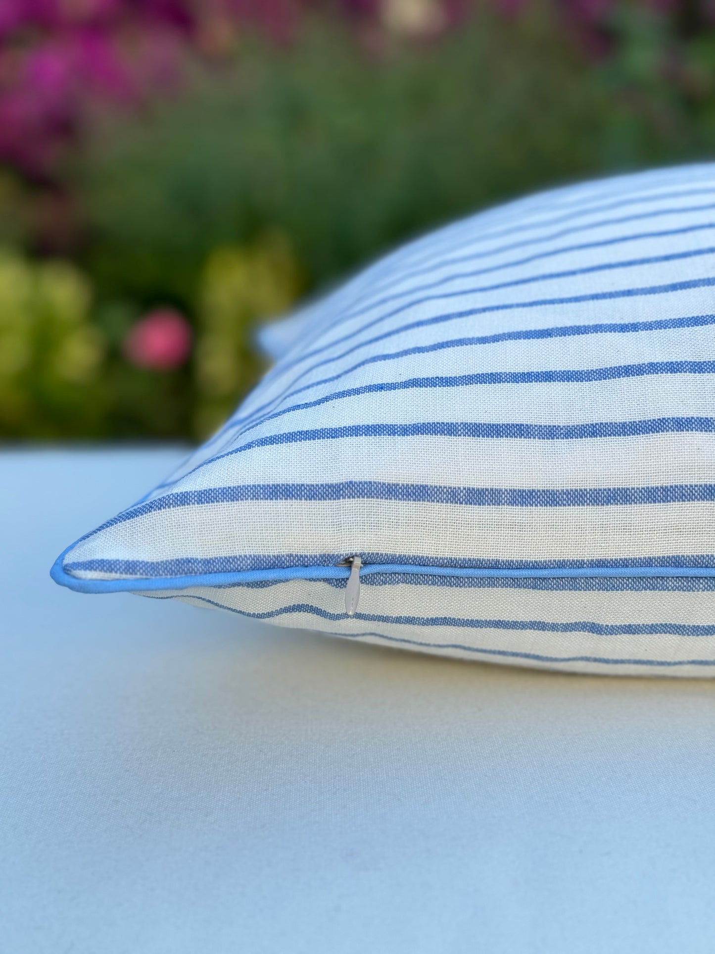 Funda de Cojín CAPRI 50x50 con ribete celeste
