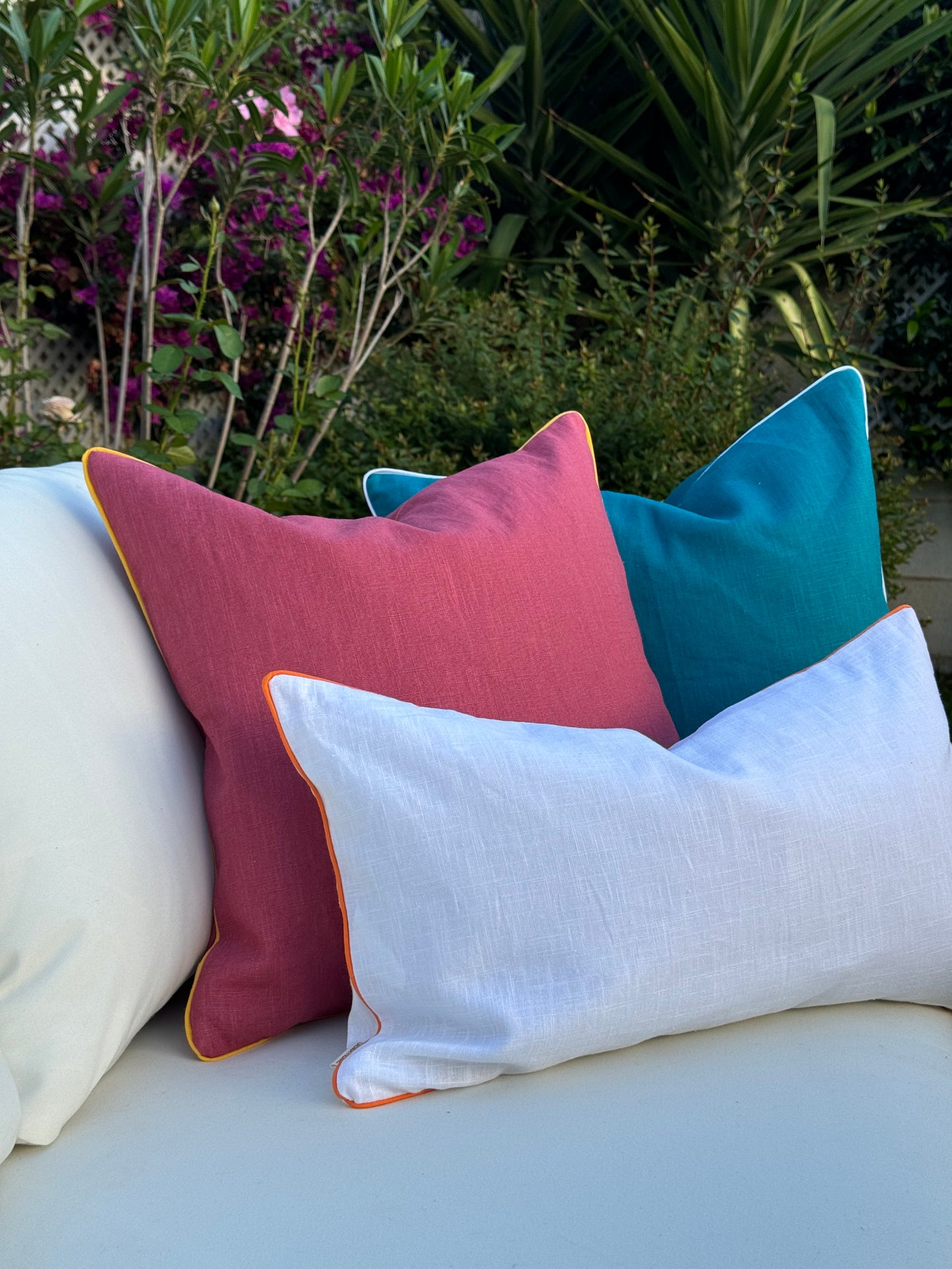 Housse de coussin AMALFI avec bordure blanche